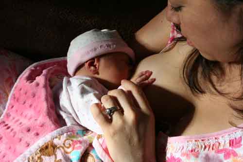breastfeeding photos naomi